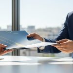 Εκτύπωση Folder: Ο πλήρης οδηγός αγοράς για επαγγελματικά ντοσιέ [2026]